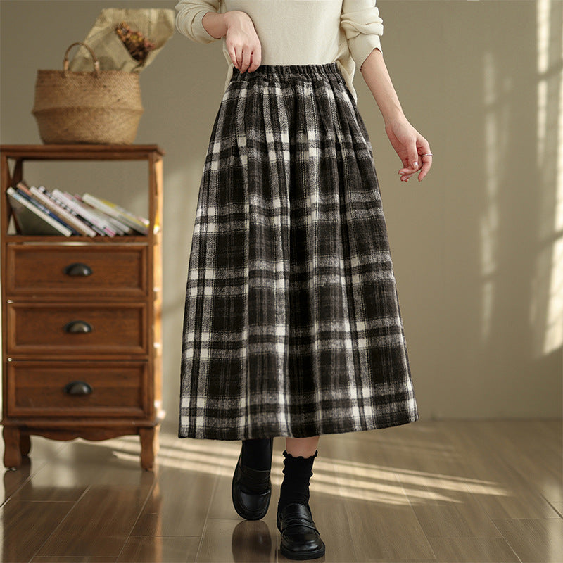 Thick Woolen Plaid Skirt With An Elastic Waist