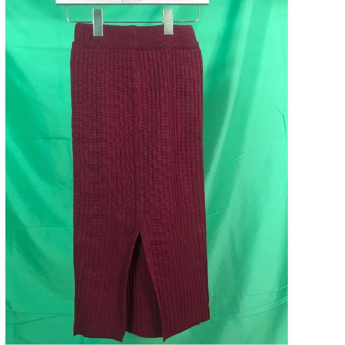 Womens Fashion High-Waisted Knitted Skirt With A Slit