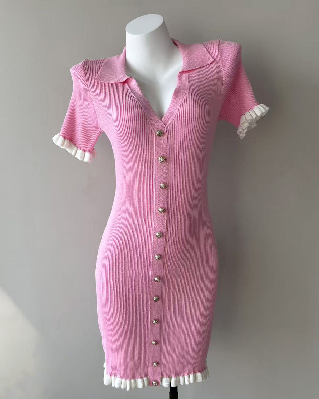 High-Waisted Short Fitted Dress for Women, V-Neck Short Sleeve, Chic and Versatile Mini Dress