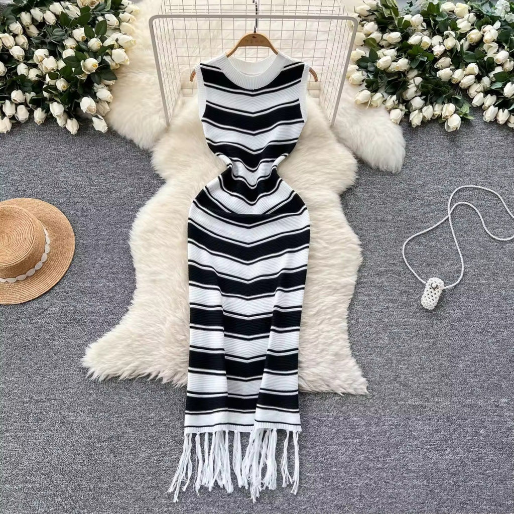 Women's high-end round neck new sleeveless striped knitted dress with unique base and hip hugging long skirt